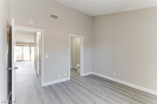 Building Photo - 830 N Sloan Ln