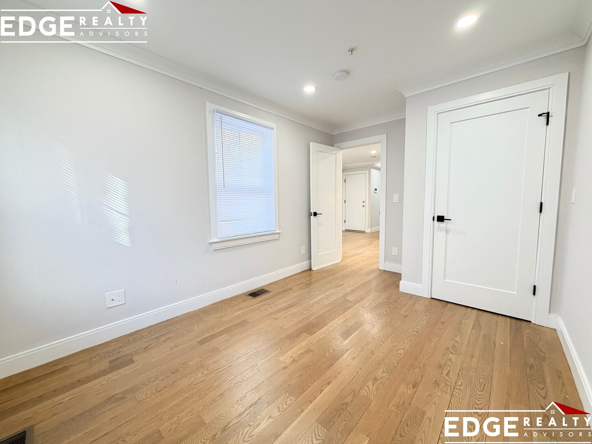 Building Photo - 16 Lopez Ave