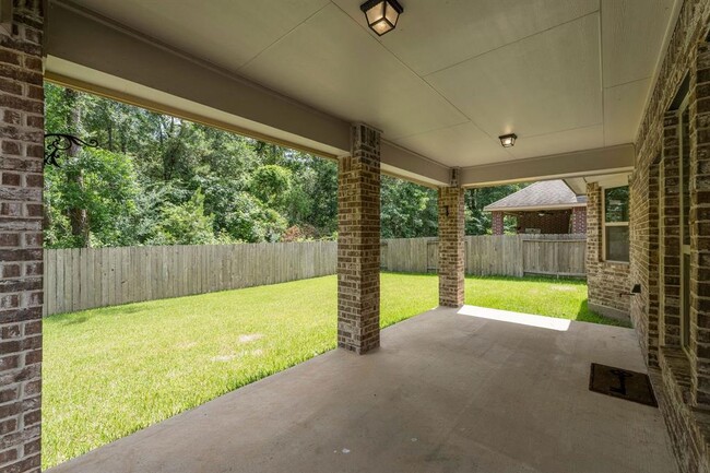 Building Photo - 2411 Garden Shadow Dr