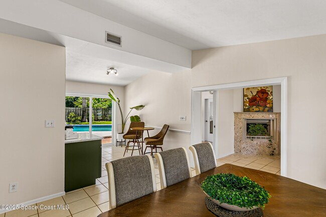 Building Photo - 251 Avenida De La Vista