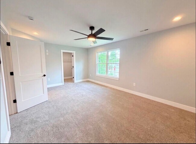 Building Photo - 80 Wooded Ridge Dr