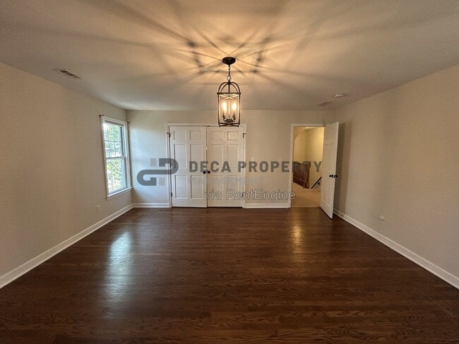 Building Photo - 203 W Cedar Ave