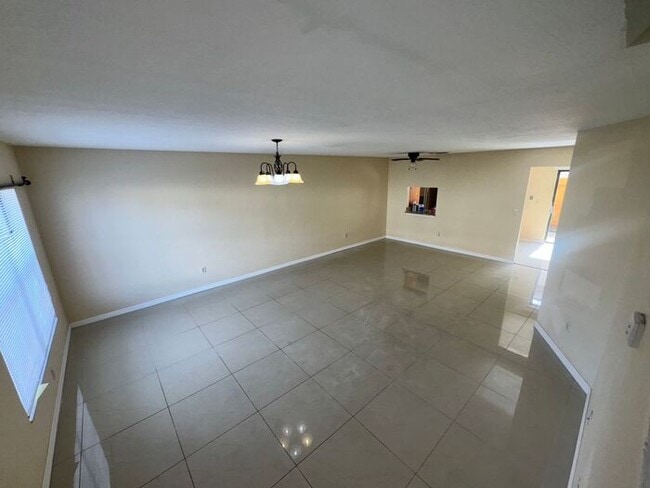 Building Photo - 1608 Long Ridge Ct