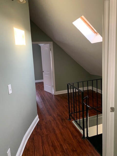 Building Photo - 2245 W Shakespeare Ave