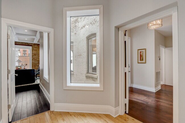 Building Photo - 22 W Ontario St