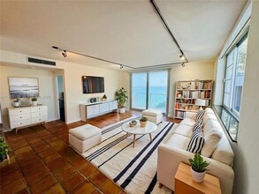 Building Photo - 3301 NE 5th Ave