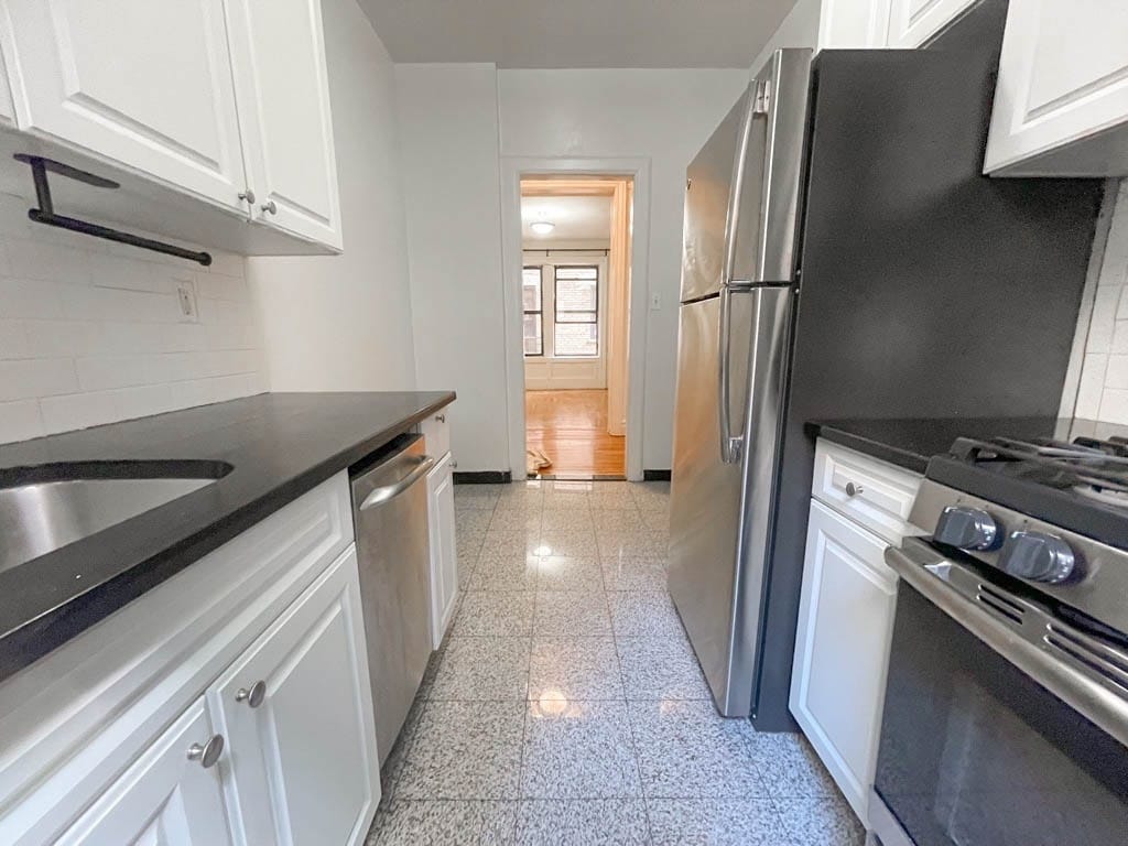 Building Photo - 664 W 163rd St