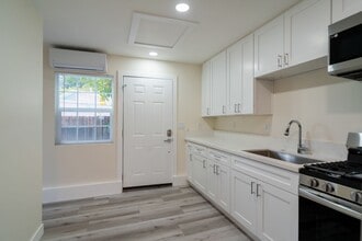 Building Photo - 4953 Baja Ct