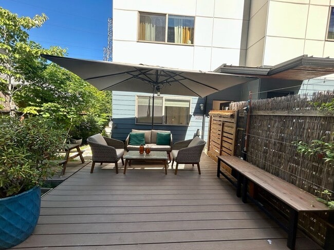 Building Photo - Beacon Hill Townhouse