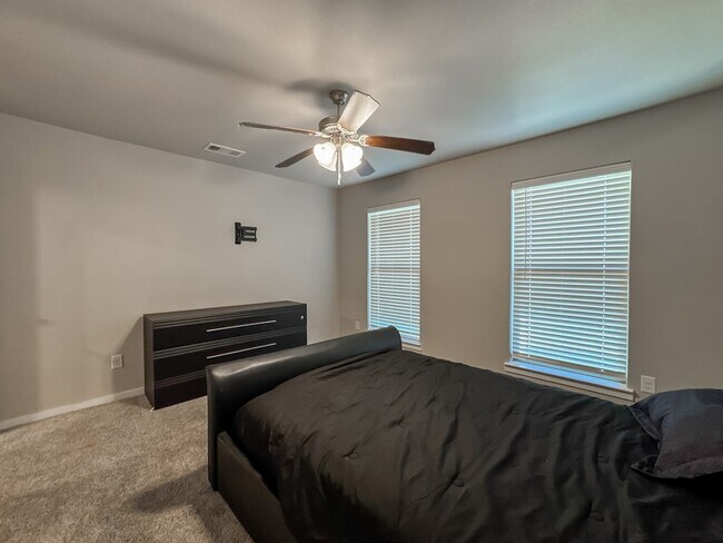 Building Photo - 1212 Ash St