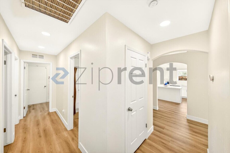 Building Photo - 5603 Pine Canyon Dr