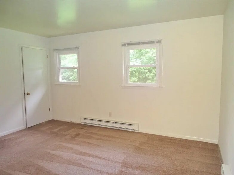 Building Photo - 4632 New Holland Rd