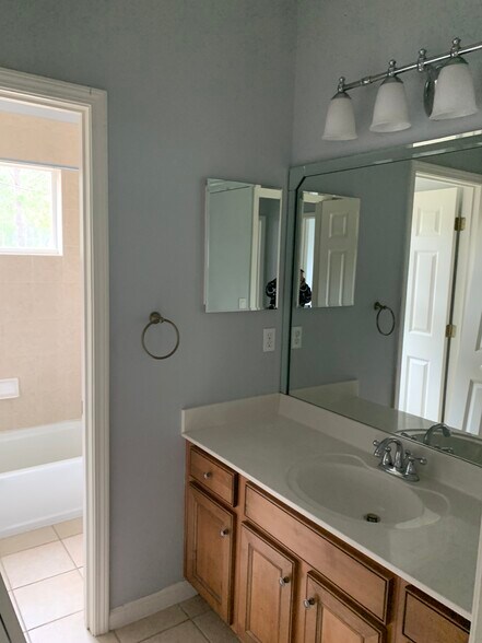 Building Photo - 1384 Eagle Crossing Dr