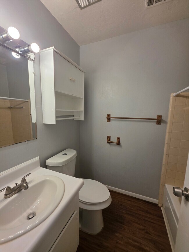 Building Photo - 508 Avondale Ln