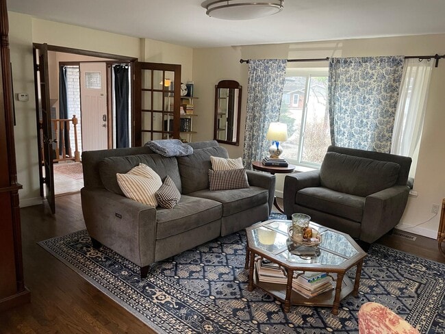 Building Photo - 3533 Frederick Dr