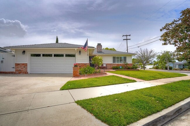 Building Photo - 2511 Meadow Lark Dr