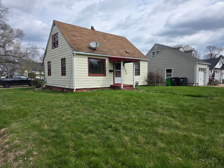 Building Photo - 1204 Kenilworth Ave