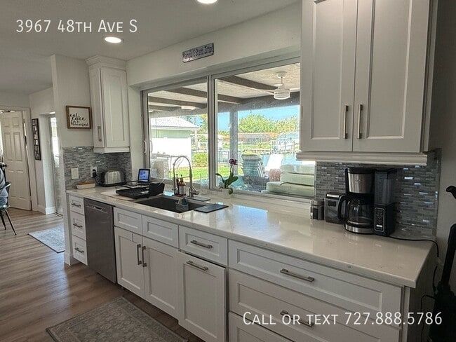 Building Photo - 3967 48th Ave S