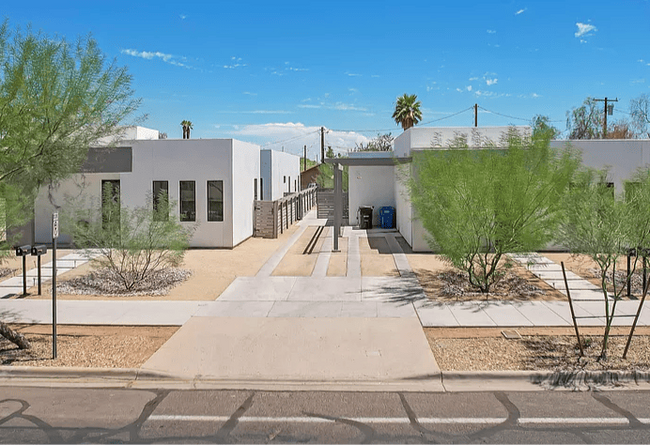 Main view of property - 1125 N 11th St