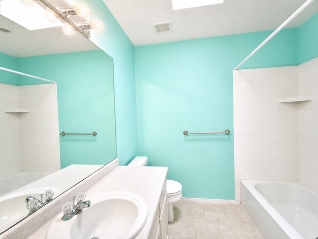 Building Photo - 4302 Pinon Ridge Dr