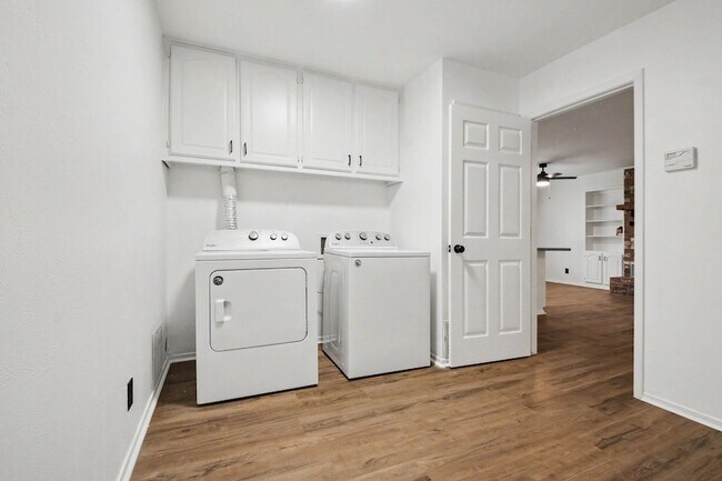 Building Photo - 3407 Tipps Dr