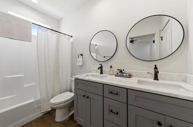 Building Photo - FOR RENT in LAFAYETTE!