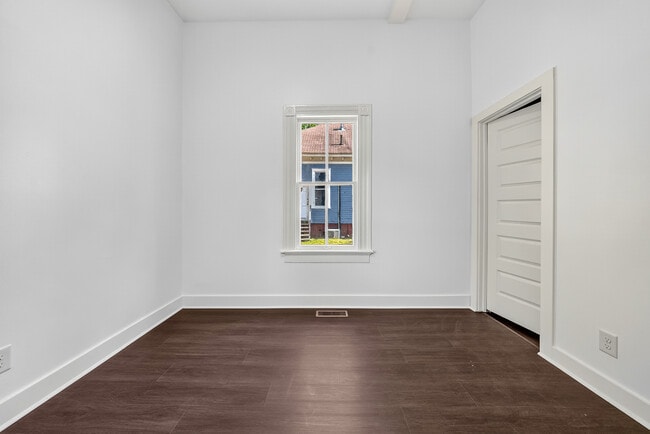 Building Photo - 2807 Beacon Ave