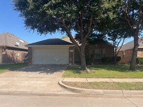 Building Photo - 3/2/2 Eagle mountain Isd