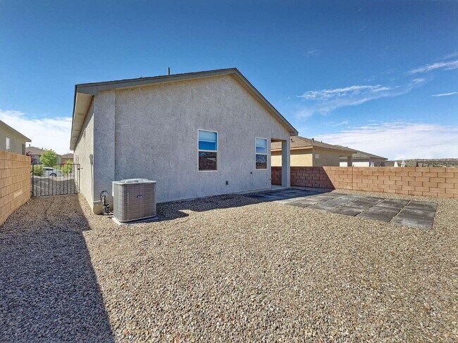 Building Photo - Single Family Home