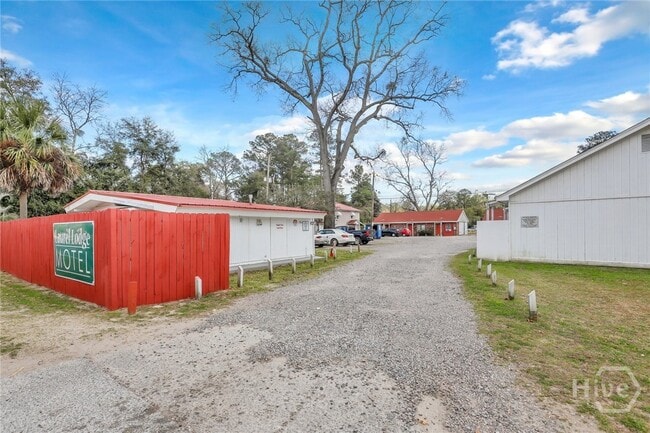 Building Photo - 5013 Ogeechee Rd