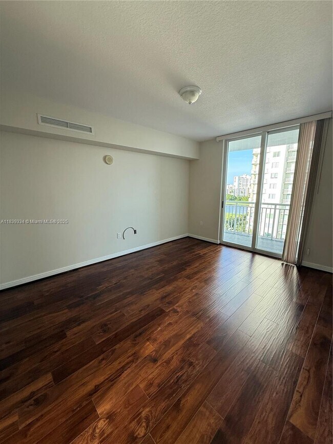 Building Photo - 1745 E Hallandale Beach Blvd