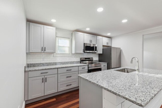 Building Photo - 415 Herkimer St