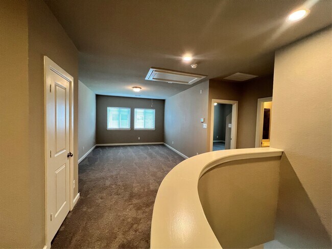 Building Photo - 3318 Suffolk Creek Ln