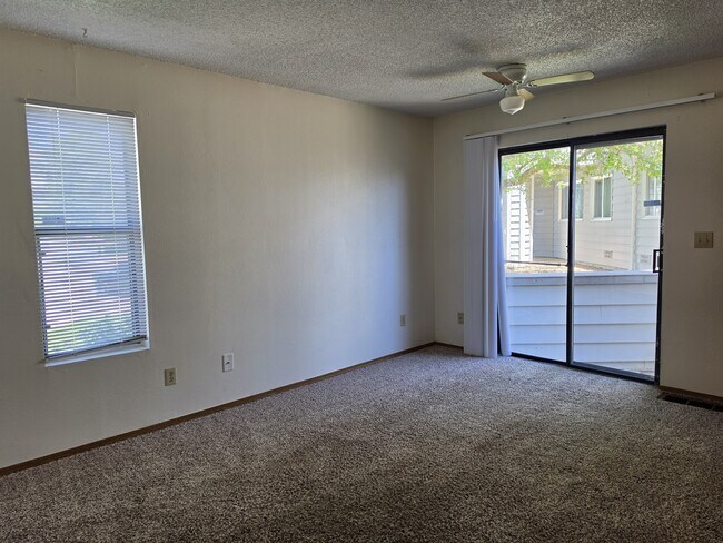 Building Photo - 17054 E Tennessee Dr