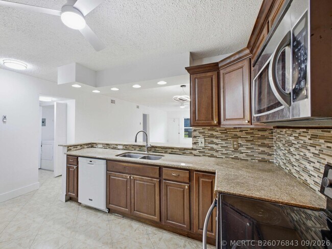 Building Photo - 9160 Fairbanks Ln