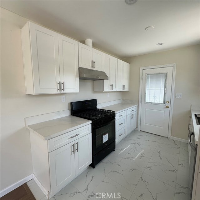 Primary Photo - 2660 N Frederic St