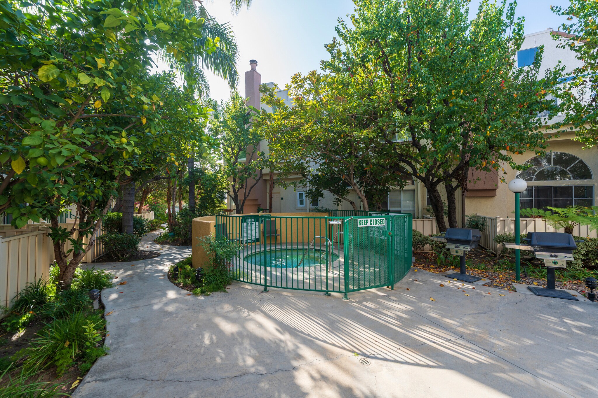 Building Photo - 5455 Sylmar Ave