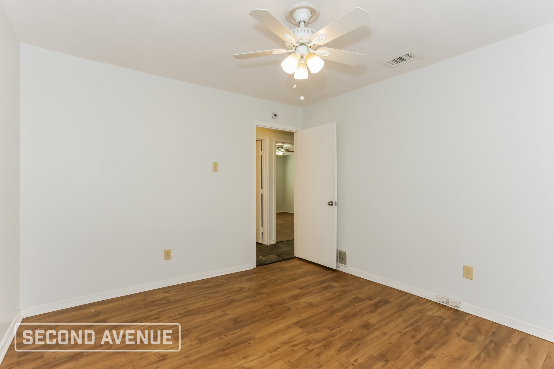 Building Photo - 509 Southlake Dr