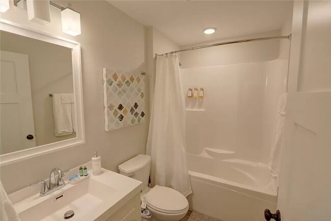 Building Photo - 10008 Aspen Ln