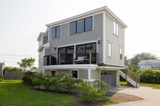 Building Photo - 2256 Ocean Blvd