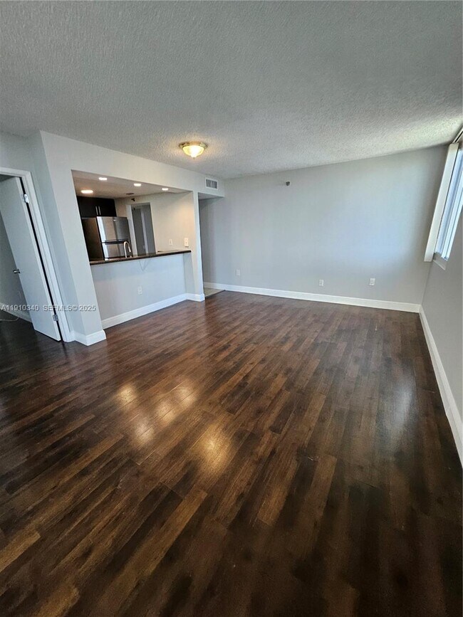 Building Photo - 850 N Miami Ave