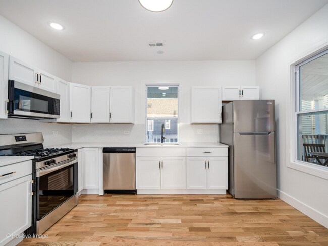 Building Photo - 3016 W 40th St