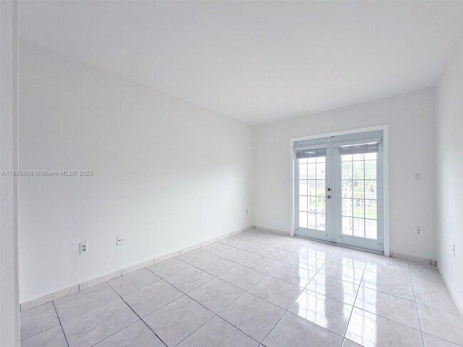 Building Photo - 7780 SW 160th Ave