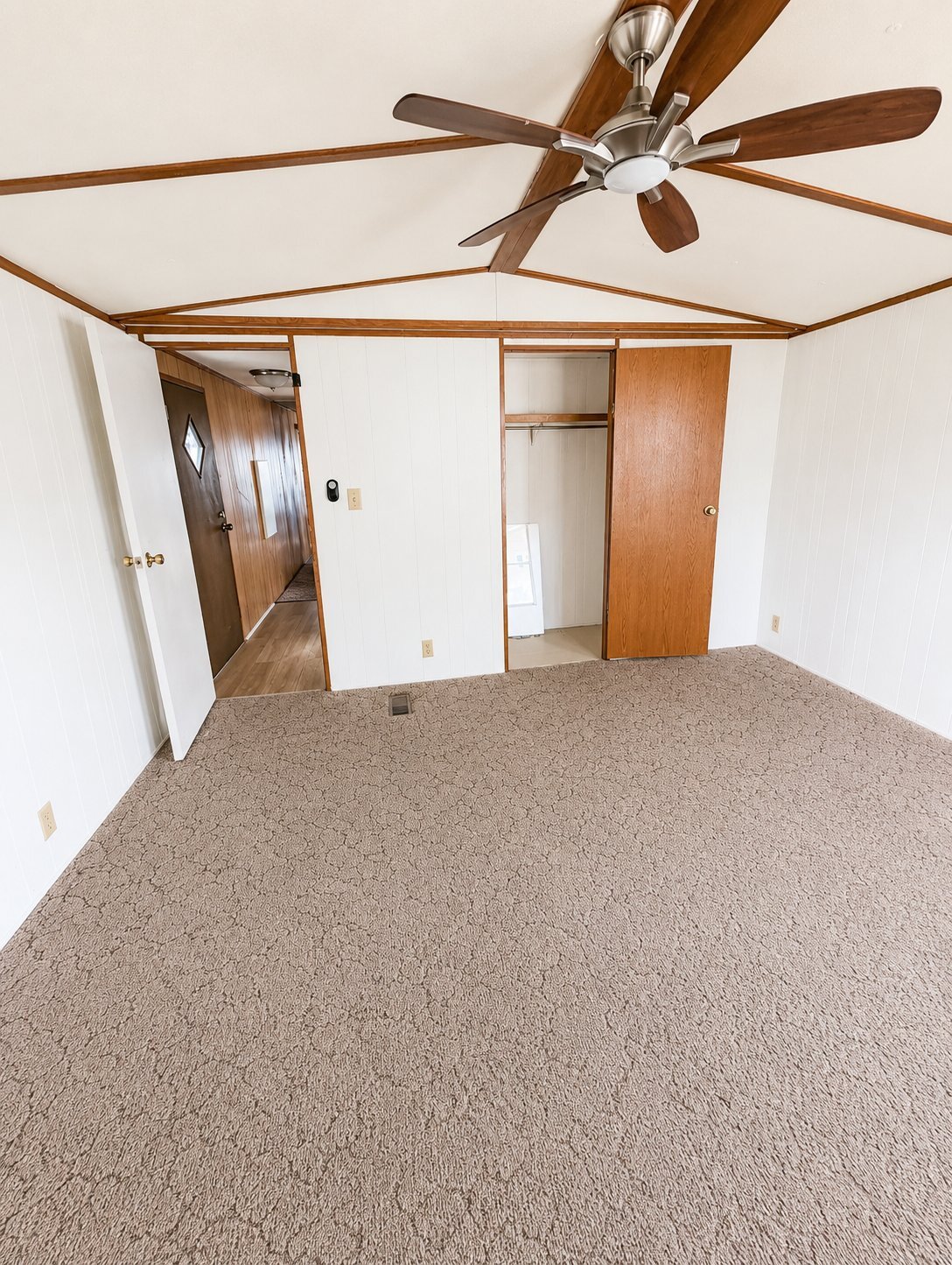 Building Photo - 1003 Elm St