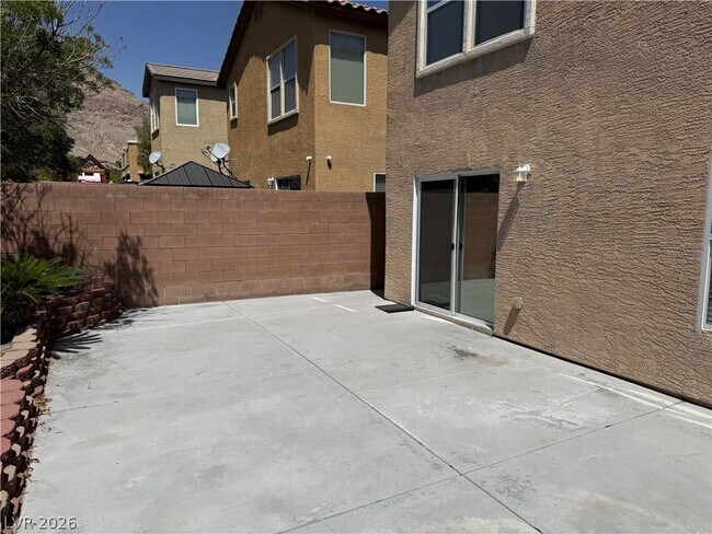 Building Photo - 10039 Mystic Lake Ave