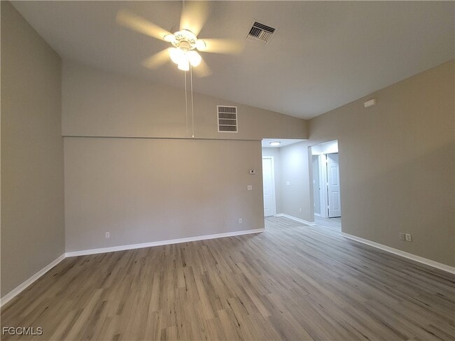 Building Photo - 545 SE 6th Terrace