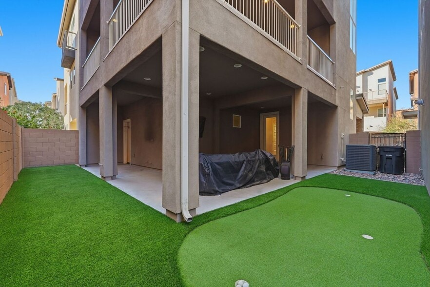 Building Photo - 7059 W Stardust Dr