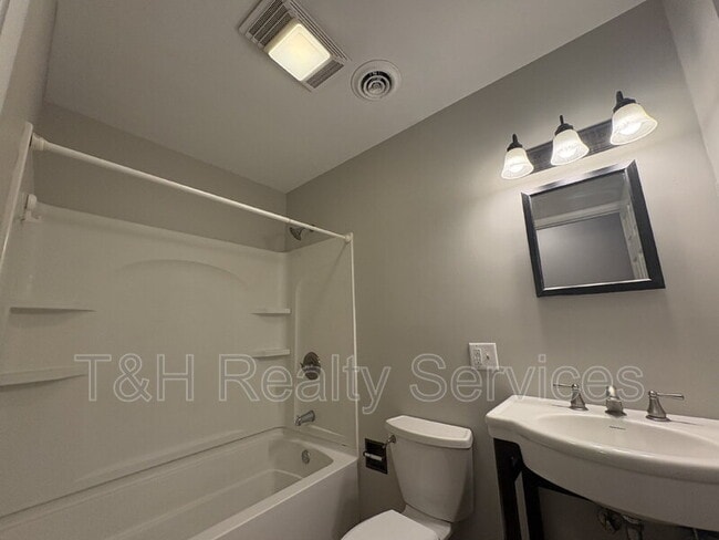 Building Photo - 509 Glendale Dr