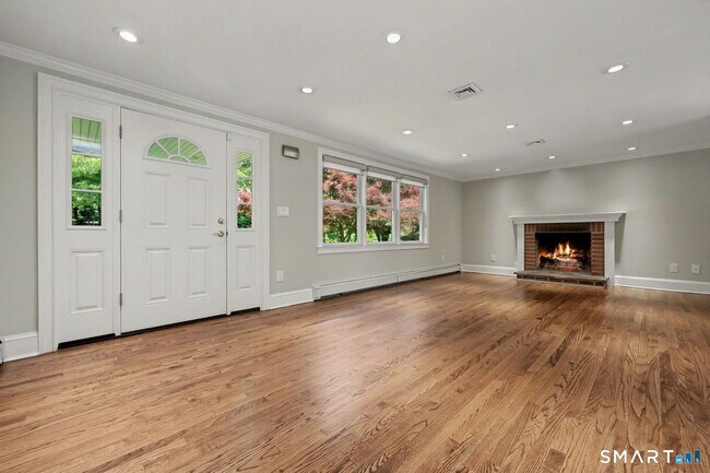 Building Photo - 130 W Norwalk Rd