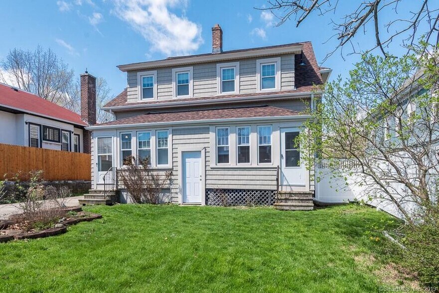 Building Photo - 24 Bellevue Place